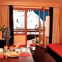 Residence Pierre Et Vacances Les Gemeaux Macot-la-Plagne 0*,